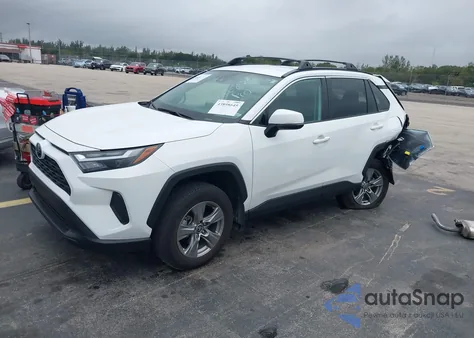 2024 Toyota Rav4 Xle z USA, uszkodzony, nr VIN 2T3W1RFV8RC278623